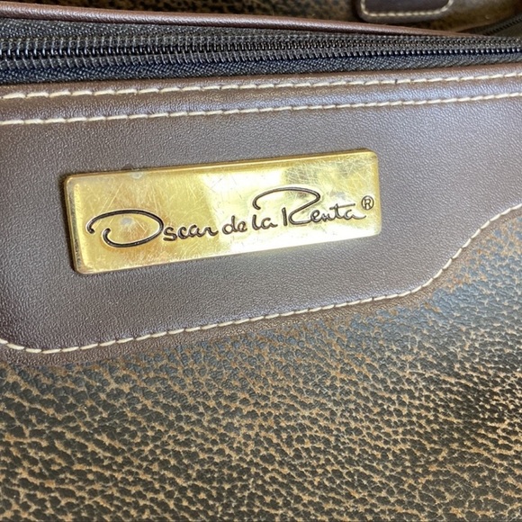 Vintage Oscar De La Renta | Faux Leather Pebbled Luggage Travel Bag - Picture 3 of 16